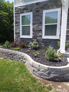 Landscaping Ideas For Front Of House (Our Finished Yard Transformation ...