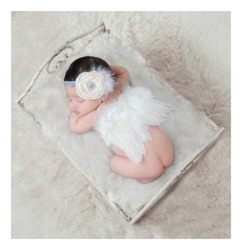 angel wings for newborn photo idea