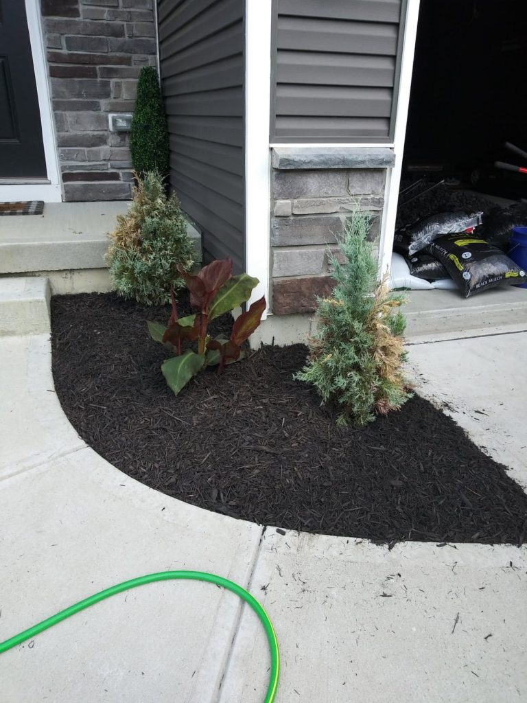 flower bed landscape ideas with mulch
