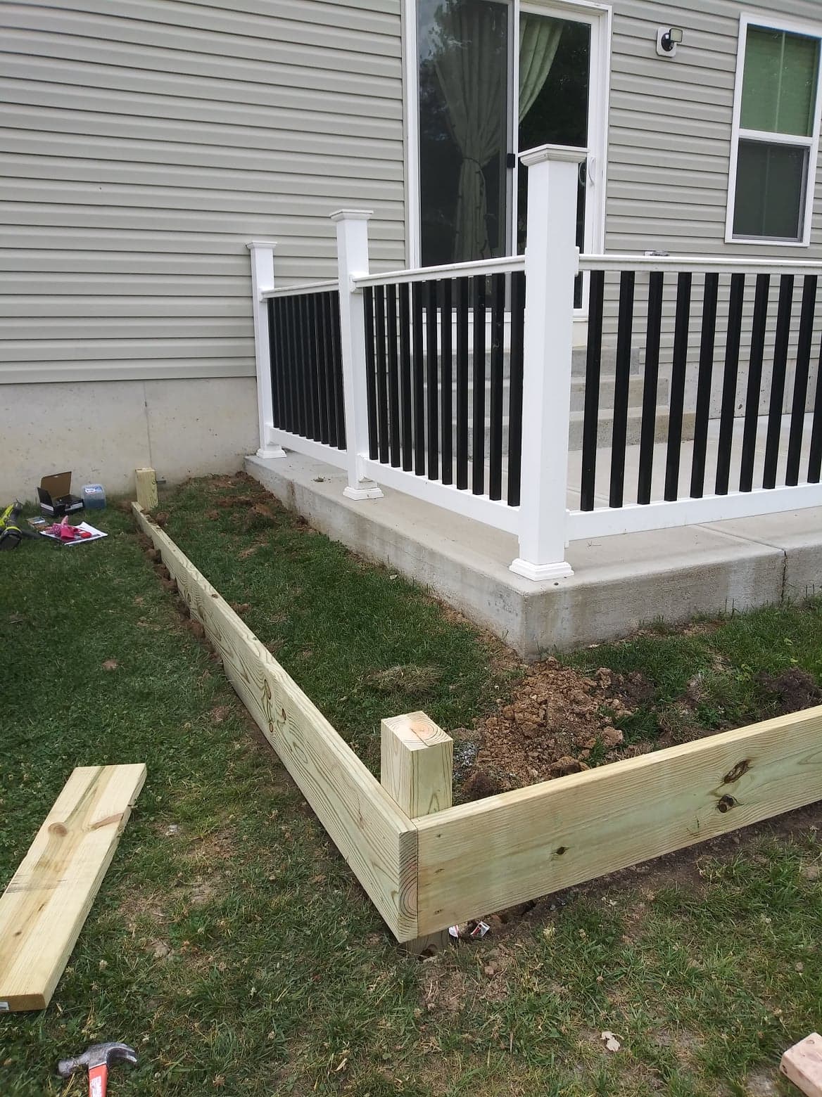 Raised Wooden Garden Beds (How To Build Them Around Your Patio) - DIY ...