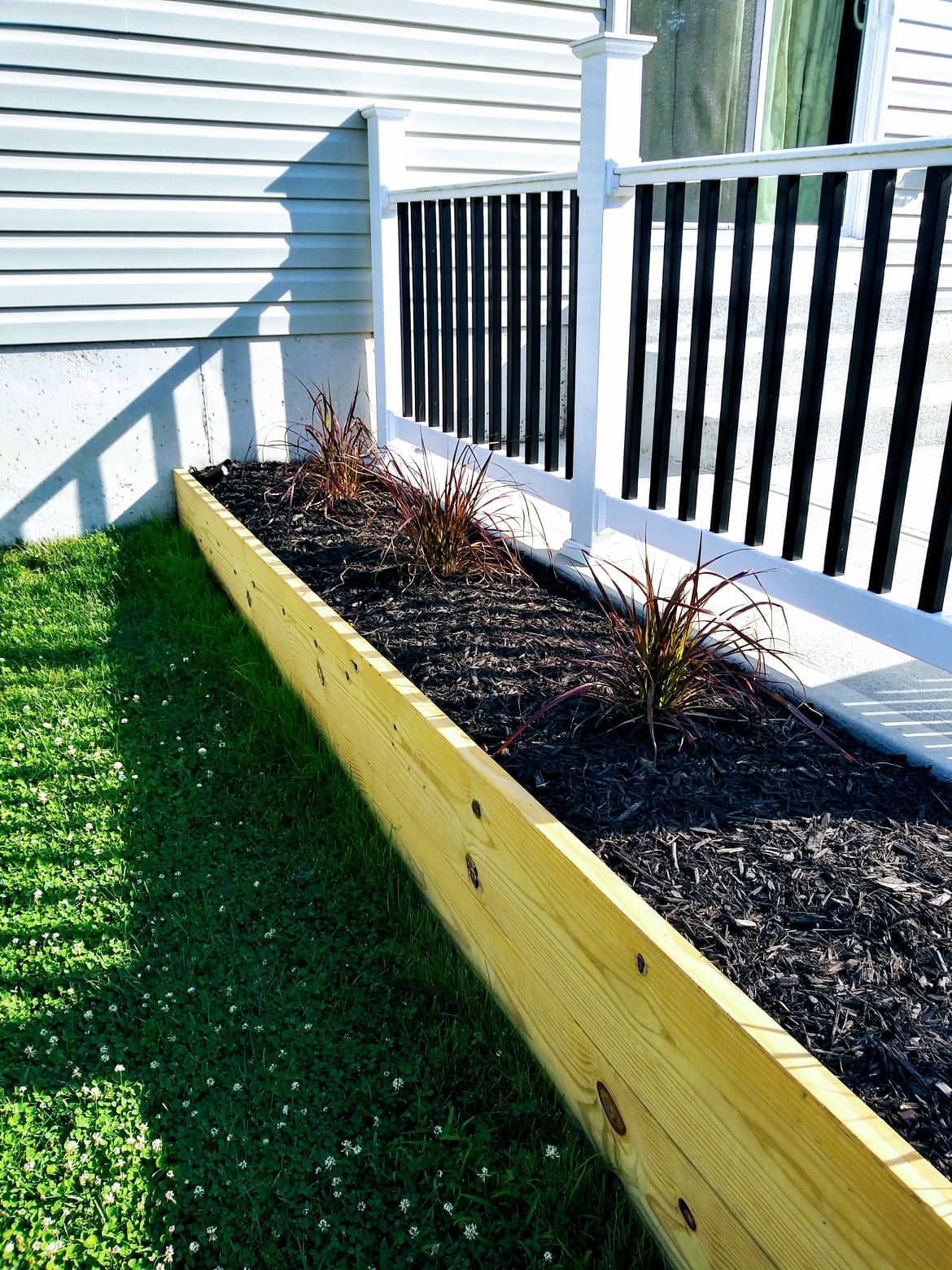 Raised Wooden Garden Beds (How To Build Them Around Your Patio) - DIY ...