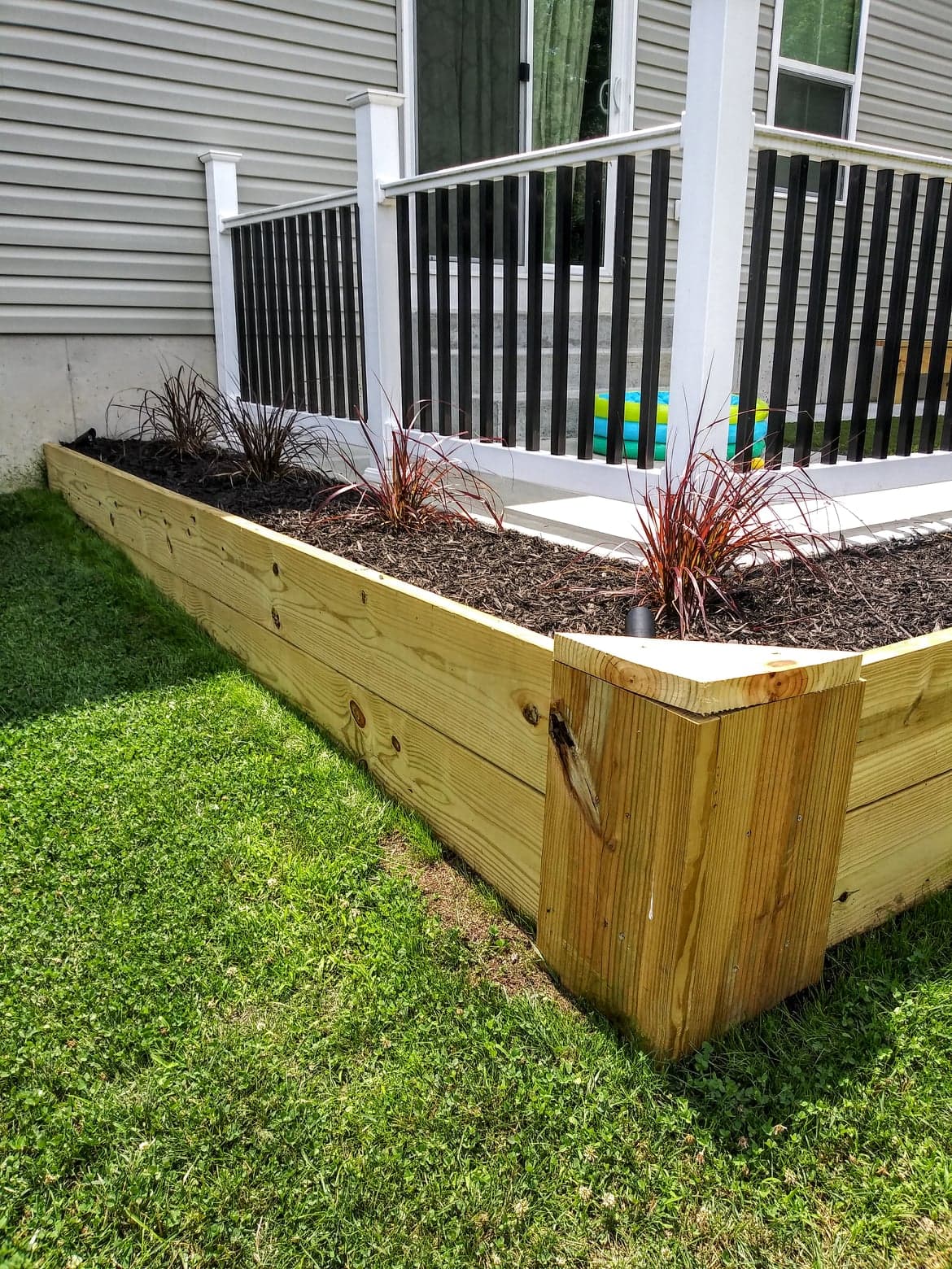 Raised Wooden Garden Beds (How To Build Them Around Your Patio) - DIY ...