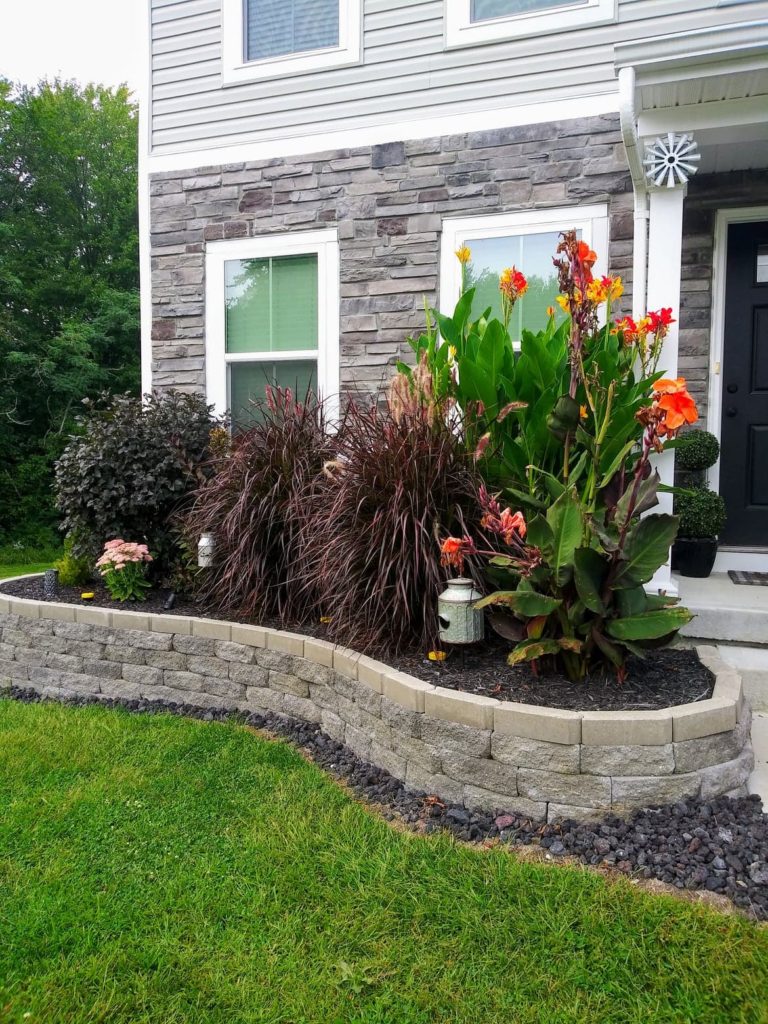 flower bed landscaping idea for the front of the house