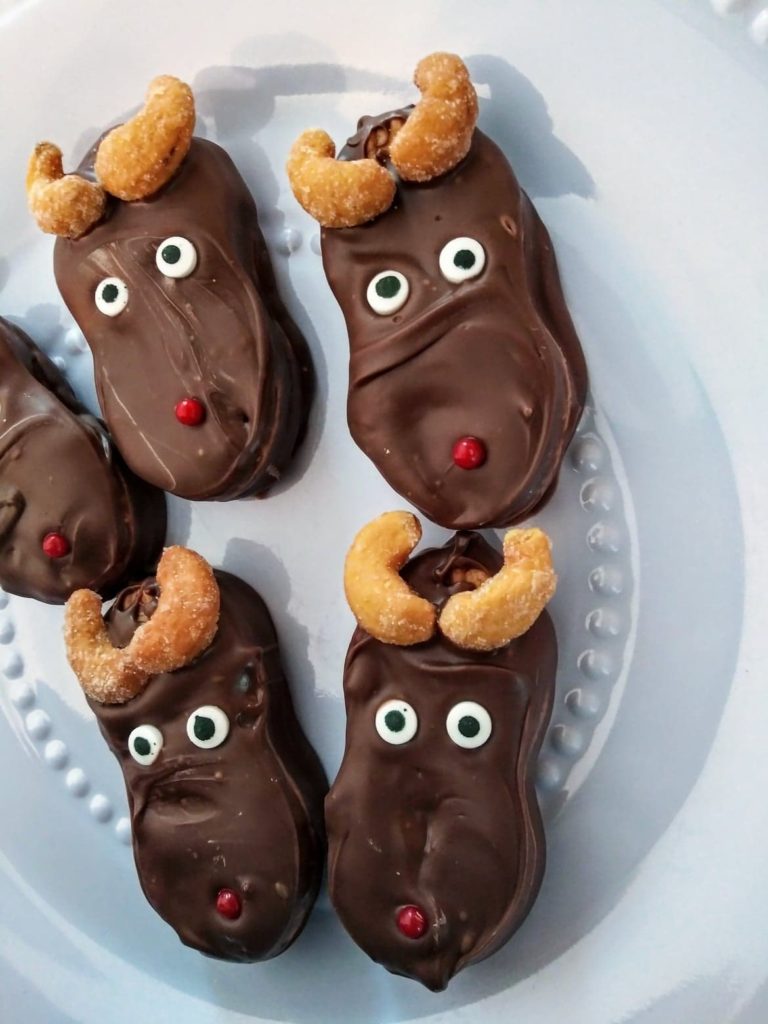 reindeer christmas cookies with nutter butter