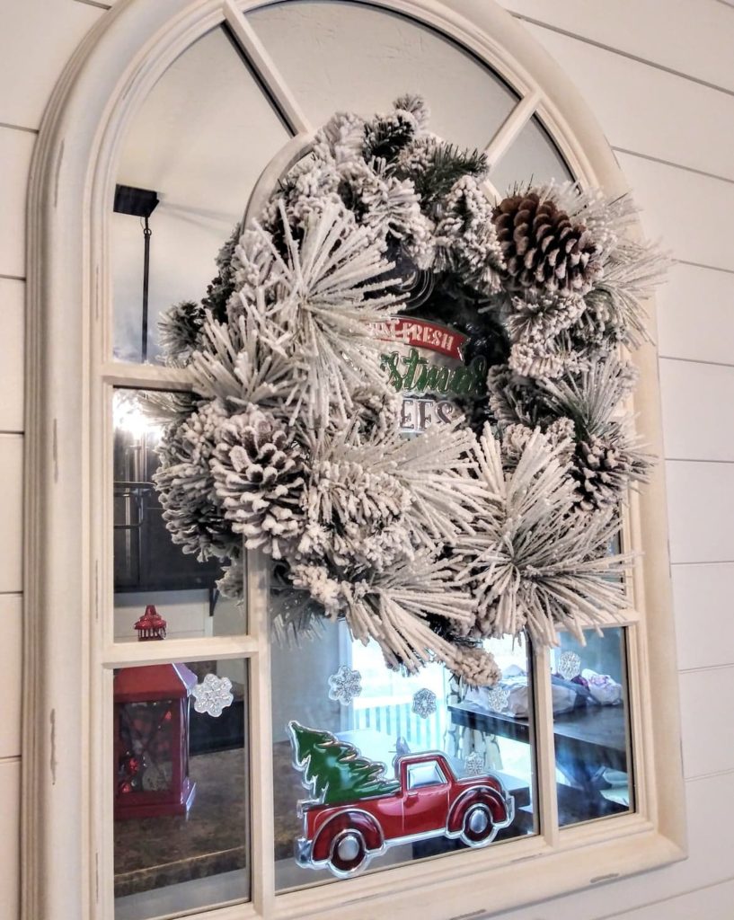 christmas decor ideas with wreath and mirror