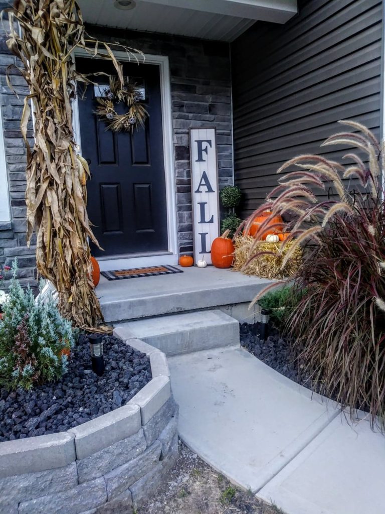 buffalo plaid fall front porch stoop