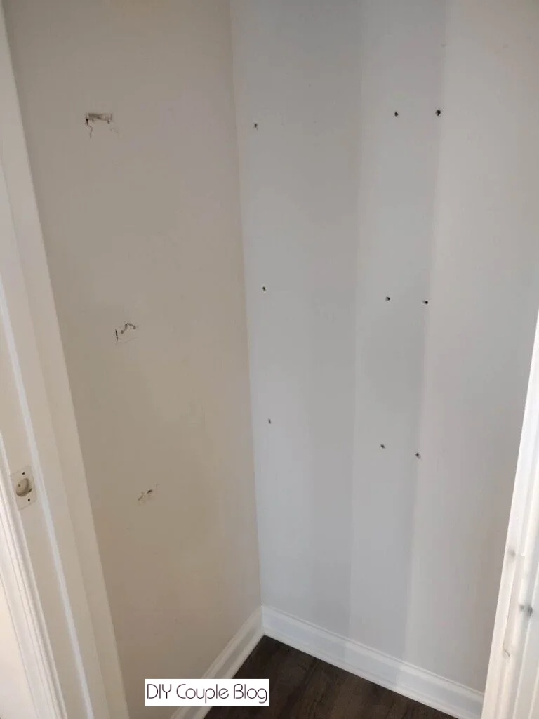 close-up of wire shelf removal