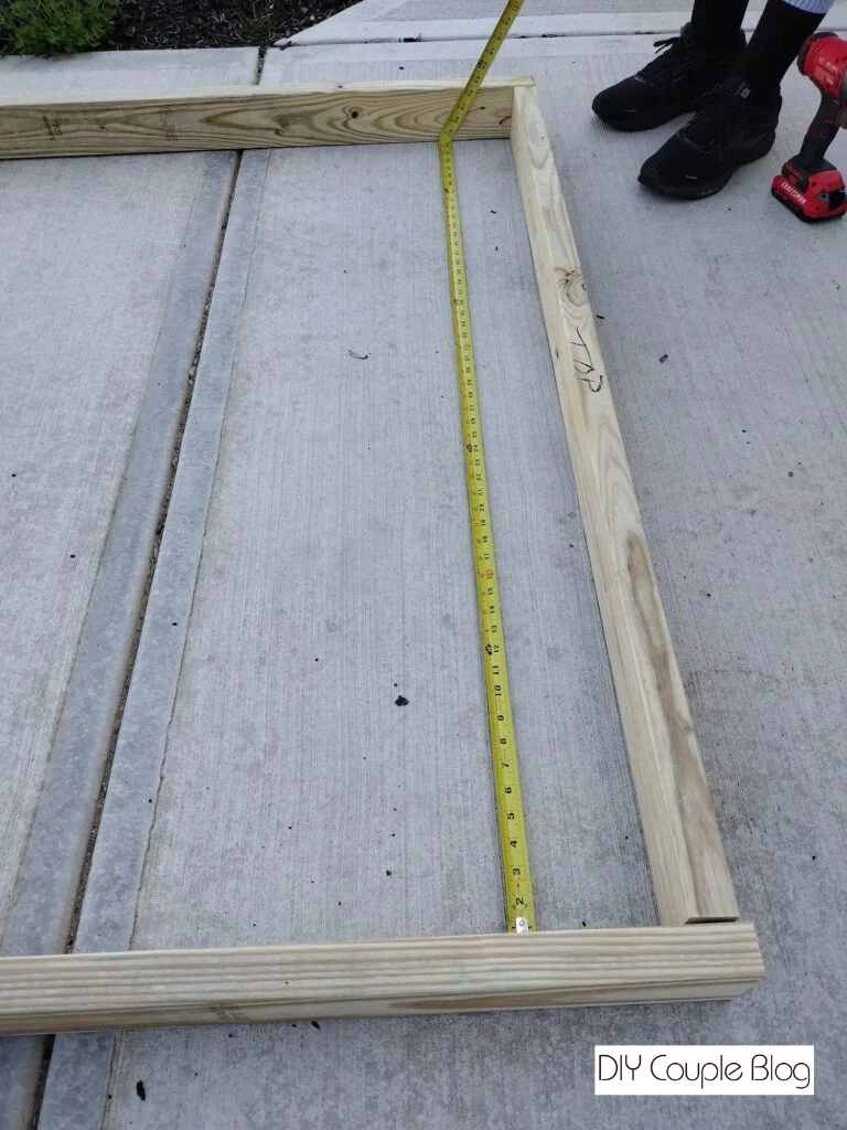 step by step guide to building the frame for a composite decking privacy screen