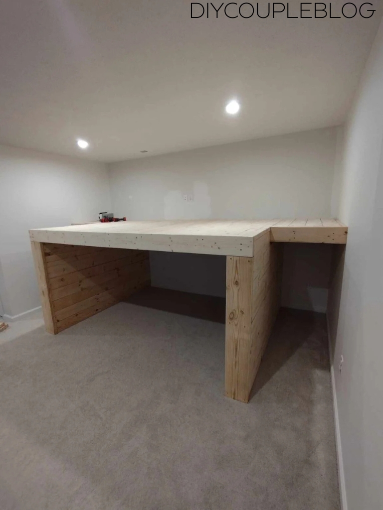 a two-level floor playground for kids 