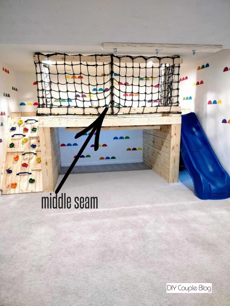 middle seam of two separate cargo nets 