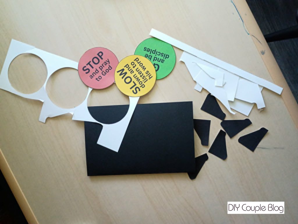 Kids Christian cut and paste stoplight craft 