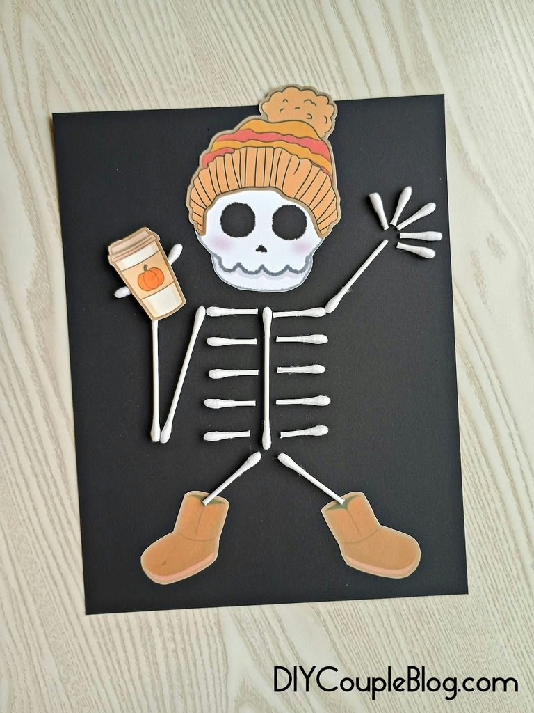easy Halloween craft for kids Q tip skeleton