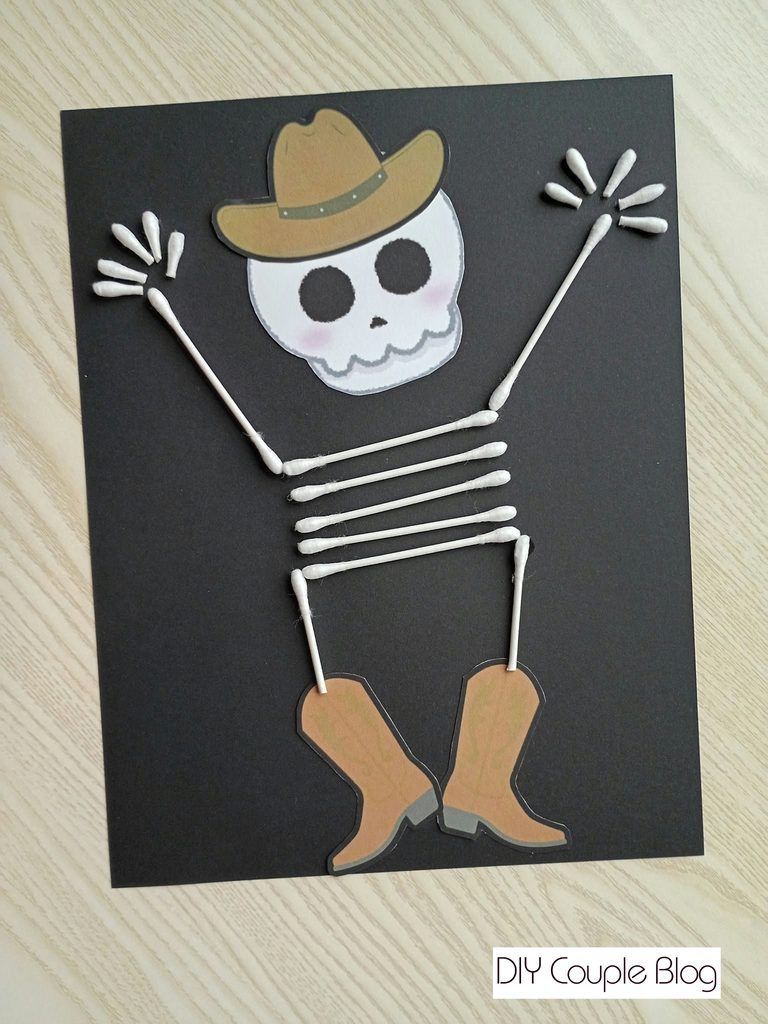 Cute cowboy skeleton craft to keep the kids busy this Fall with Q tips