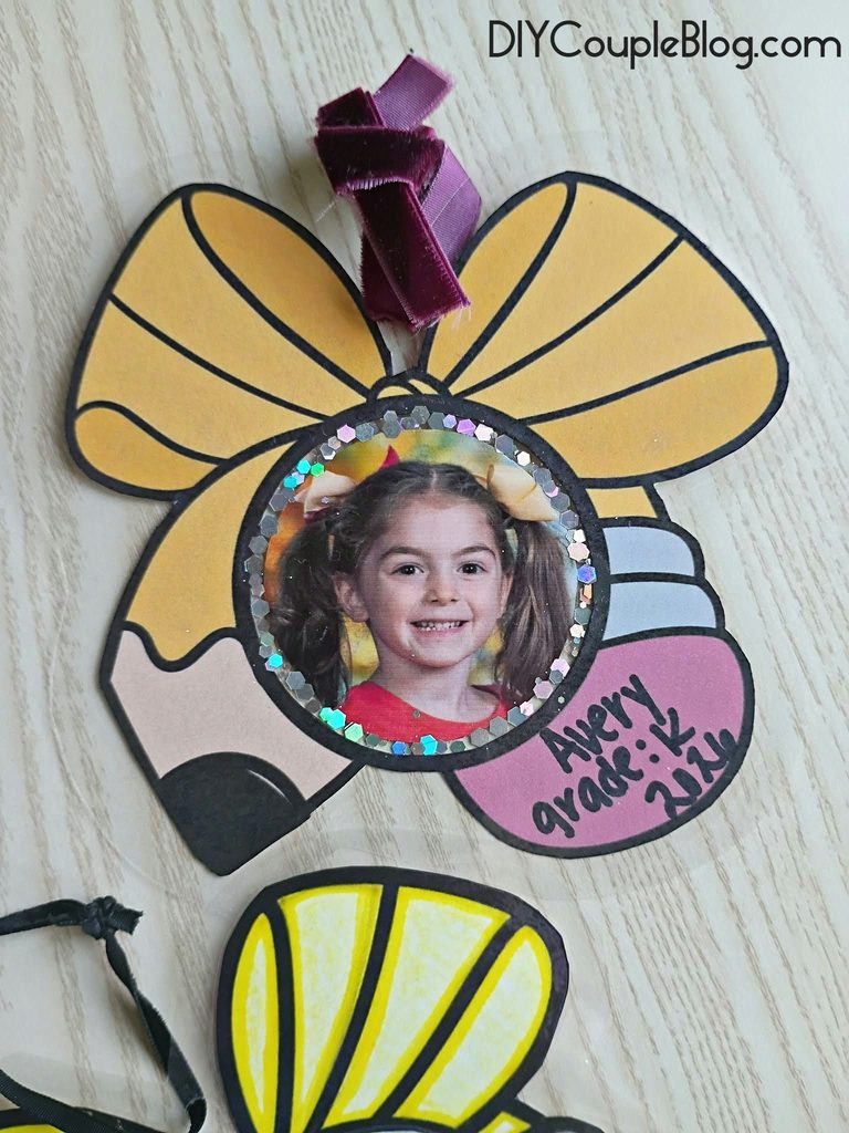 how to make an ornament at home with our easy to print template 